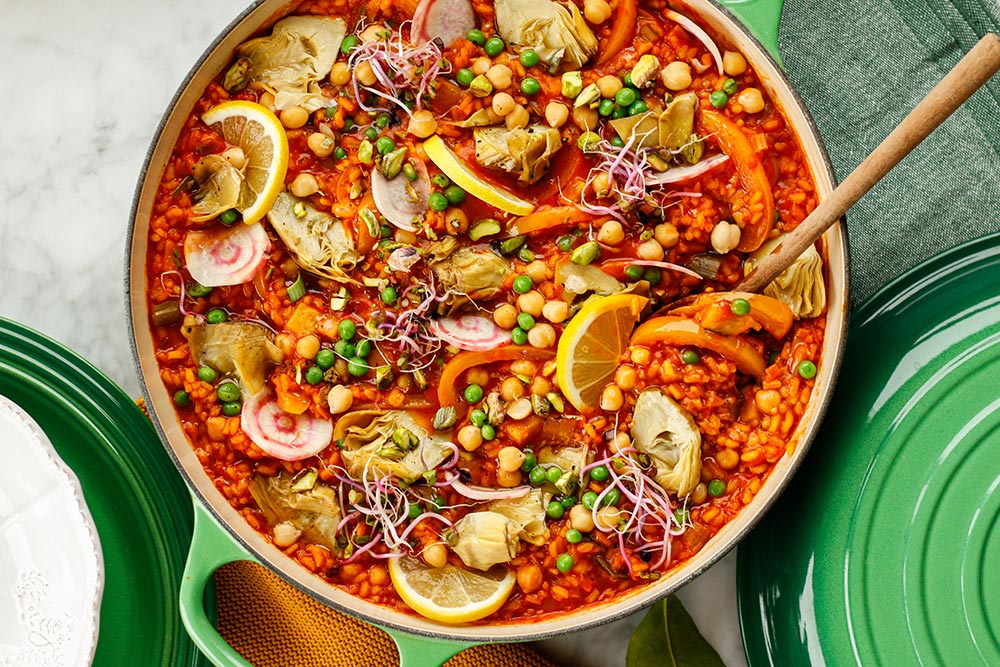 Veggie Paella mit Kichererbsen und Artischocken