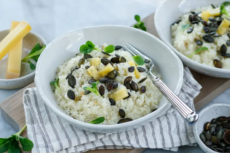 Bergkäse Risotto mit Kürbiskernen